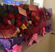 花送雷鋒手，情暖雷鋒心——“萬朵鮮花送雷鋒”活動溫暖落幕